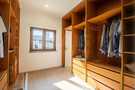 Moradia T3+2 com piscina e jardim a 8km de Caldas da Rainha