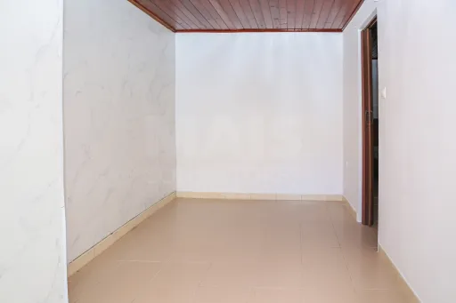 🏡 Moradia T1 com Terraço e Pátio