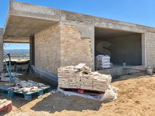 Moradia Térrea T4 c/ Suite Master, Jardim, Piscina e Garagem para 2as Viaturas | ALCOBAÇA | OFF MARKET