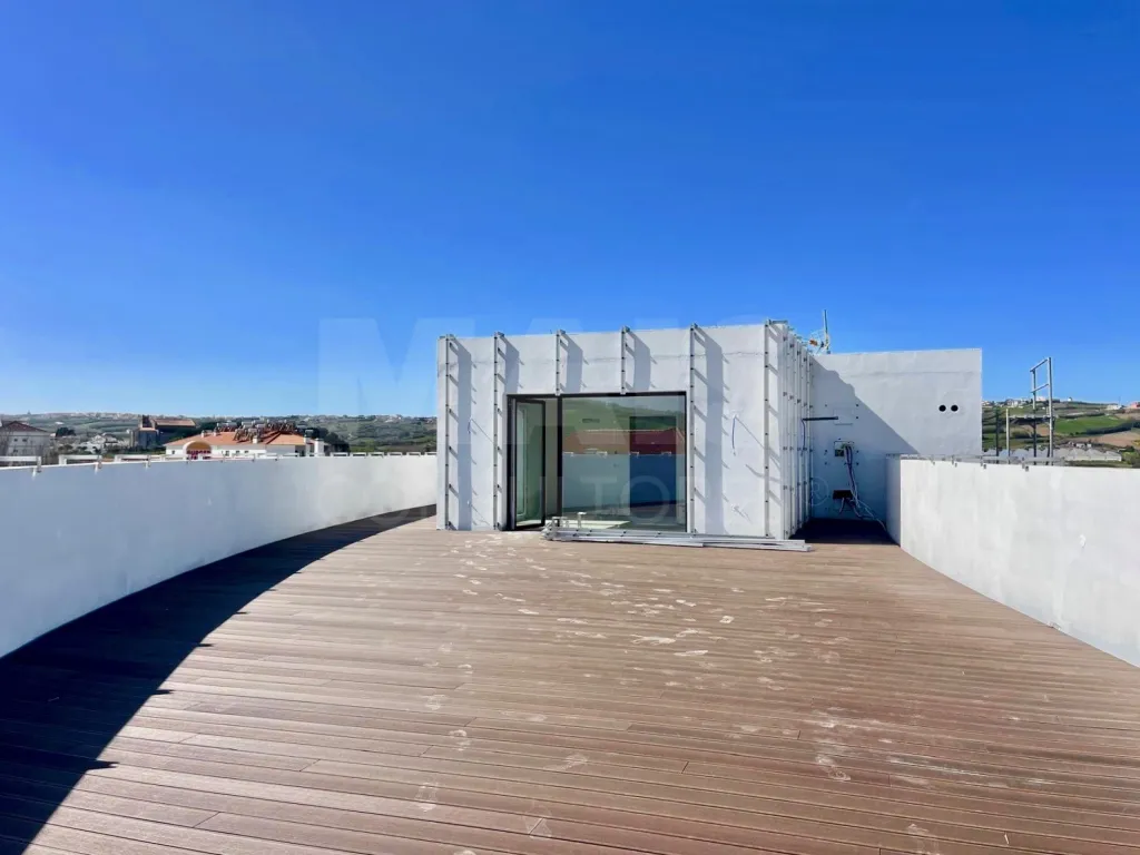 Exclusiva Penthouse Duplex T4 com Piscina Privada | Lourinhã