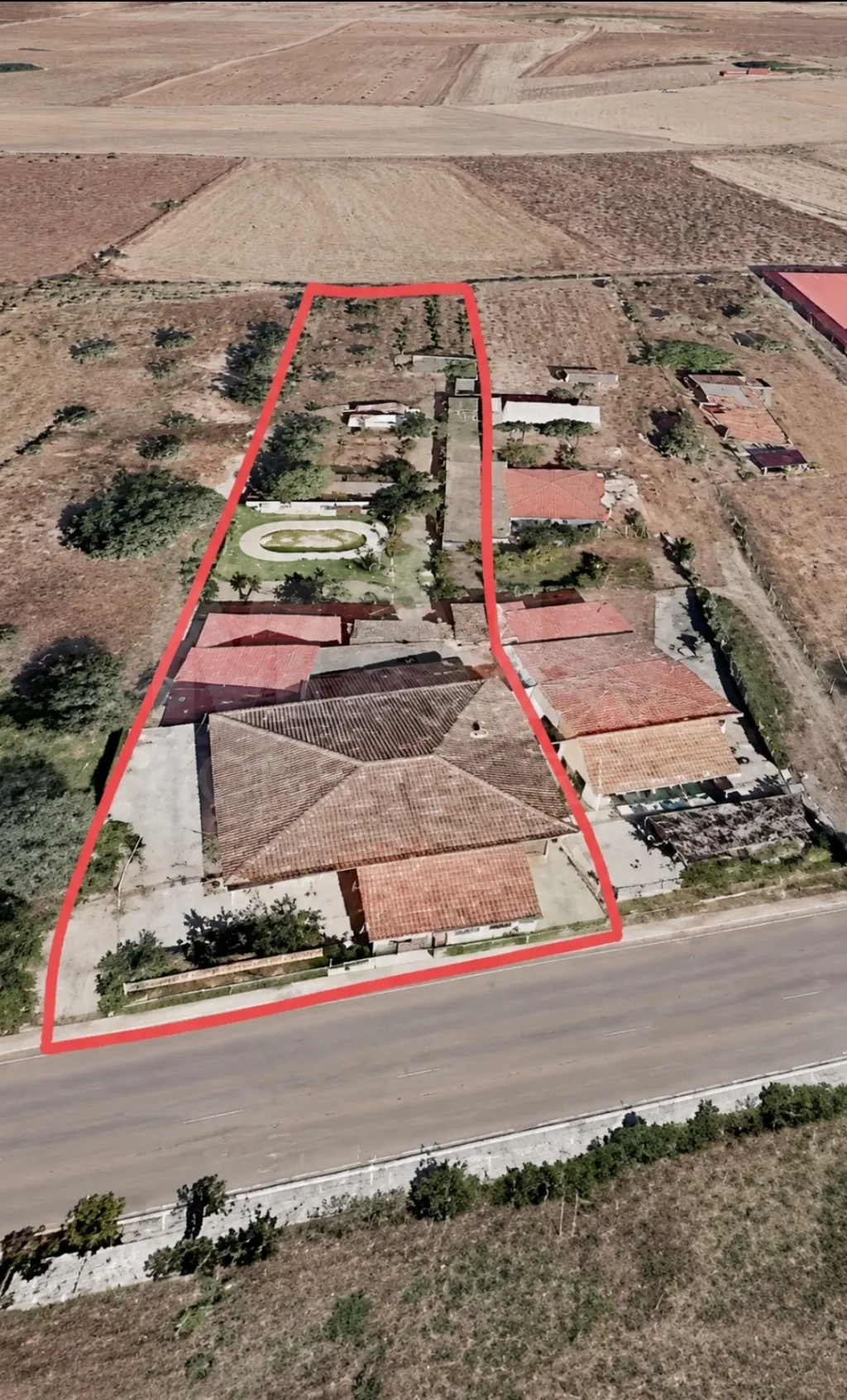 Moradia Bi Familiar inserida num lote de Terreno 1785 m2 em Canha