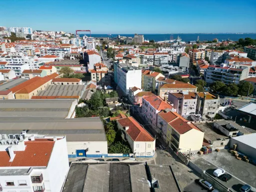 Apartamento T3 Renovado na Cova da Piedade