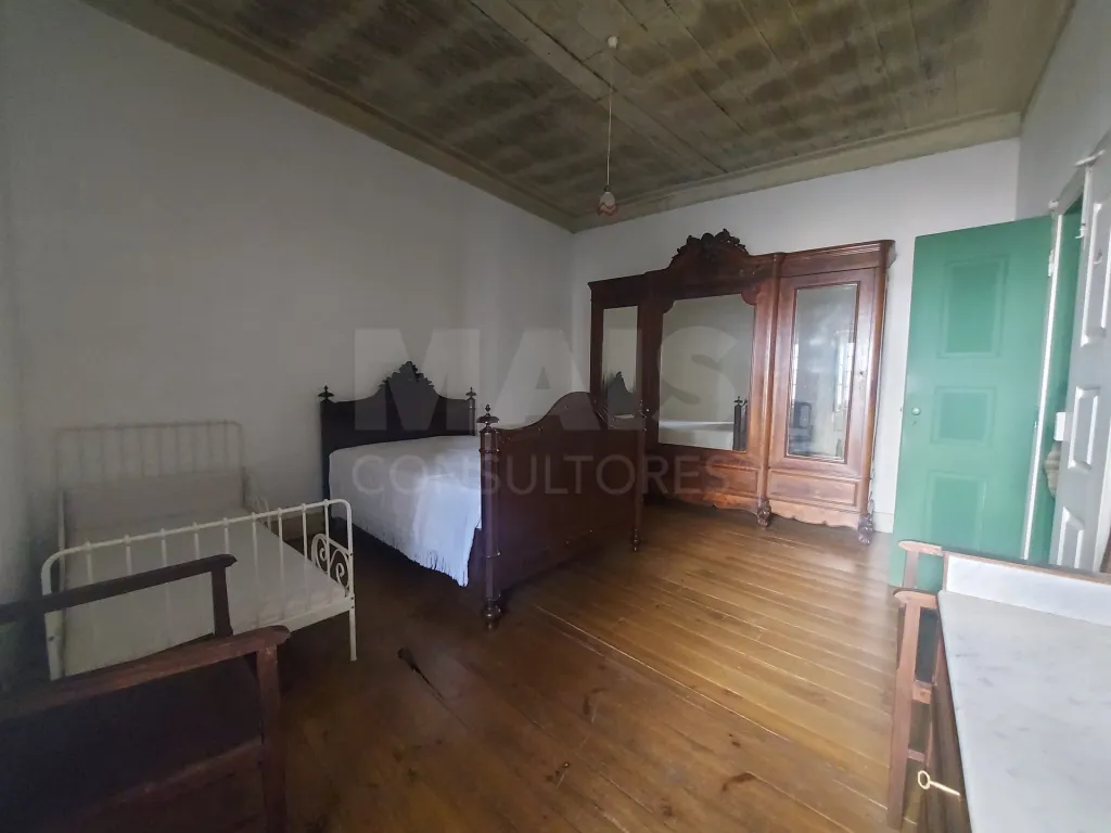 Casa Senhorial com Brazão em Coja- Arganil.