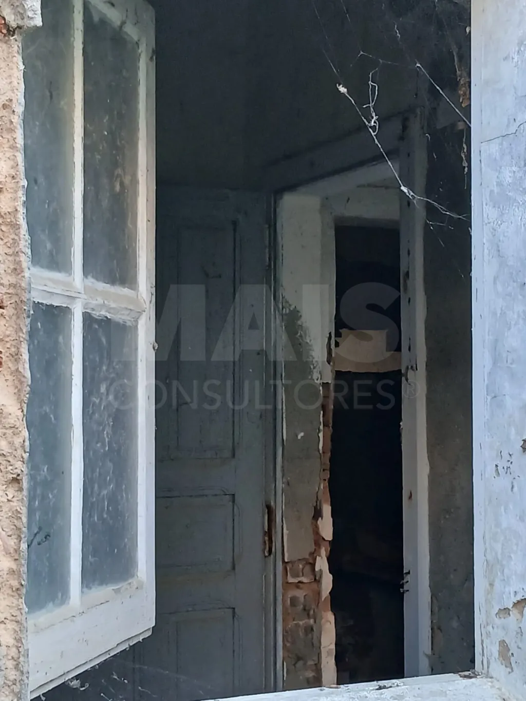 Moradia em Ruína com Excelente Potencial de Reconstrução em Vila Franca de Xira