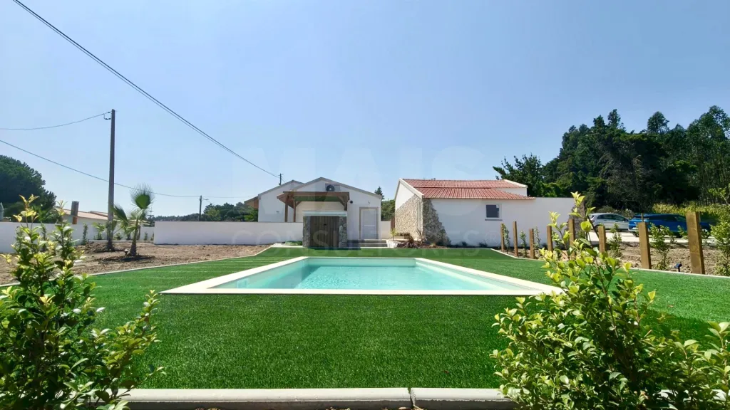 Single-Story 2-Bedroom + 1 House with Pool, Outbuilding, and 3,476 m² Lot | Comfort, Privacy, and Quality of Life