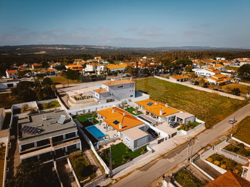 Moradia T3 (Térrea) com Piscina - Nadadouro
