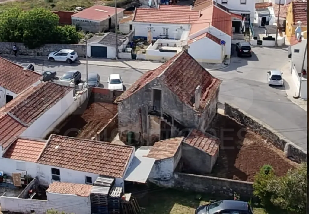 Casa Velha - Memória, potencial e uma nova história na Abrunheira
