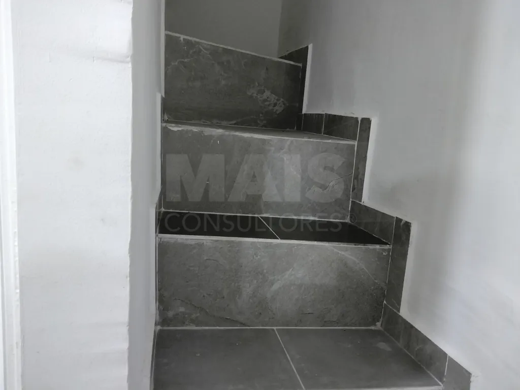 Moradia Remodelada V1 em Alhandra.