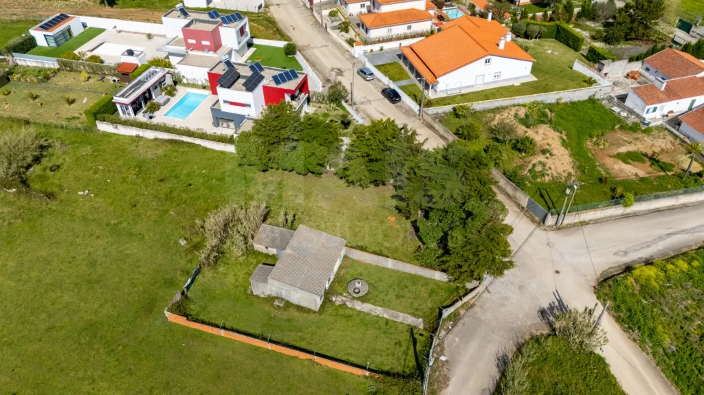 Terreno com 3200m2 e projeto aprovado para moradia térrea