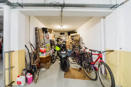 Apartamento T3 com Aquecimento Central, Garagem, Varandas e Arrecadações – Ferrel / Baleal