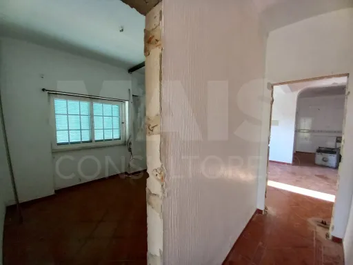 Moradia Bi Familiar com entradas independentes