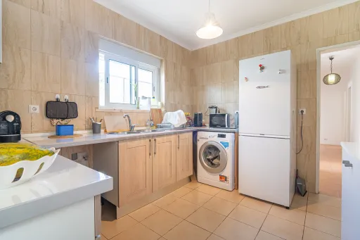 Moradia Bi-familiar | Oportunidade Única na Linha de Cascais