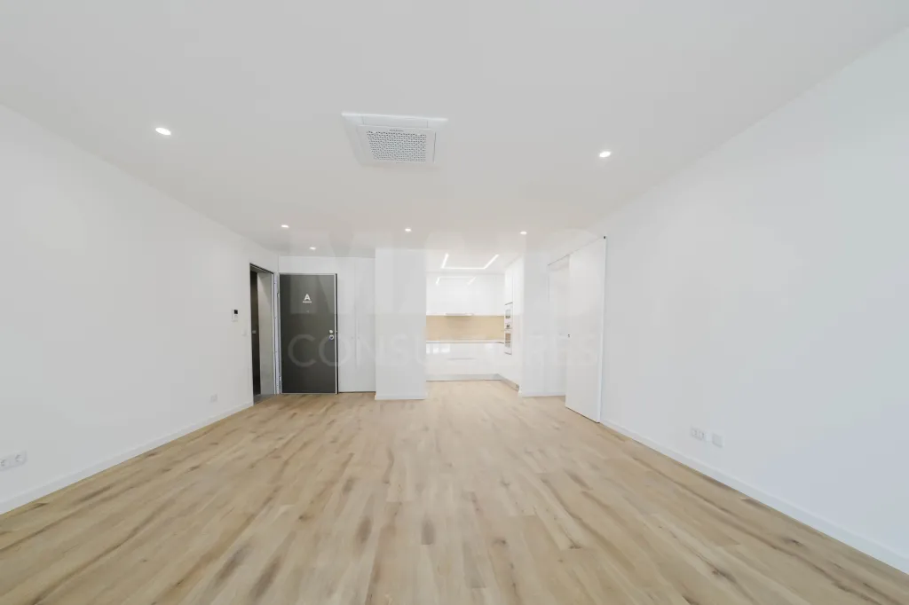 Apartamento T2 na Nazaré c/ 2 lugares de garagem