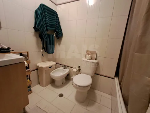 Apartamento T2+1 com elevador, parqueamento e arrecadação junto à Praça de Touros