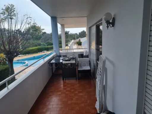 Apartamento T2 com piscina a poucos minutos a pé da praia dos 3 Irmãos