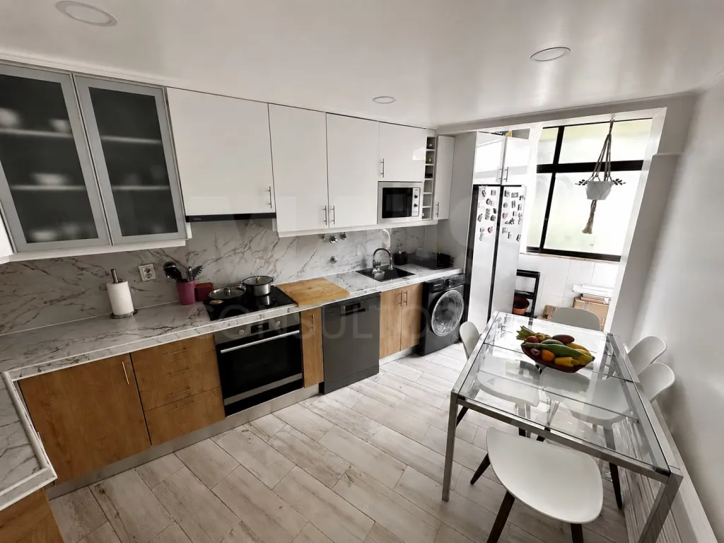4-Bedroom Apartment in Vala do Carregado - Castanheira do Ribatejo