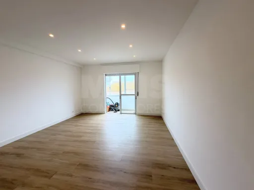 Apartamento T2 remodelado em Peniche