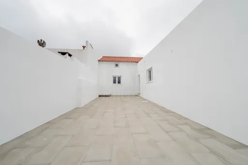 Moradia Geminada T3, Totalmente Remodelada