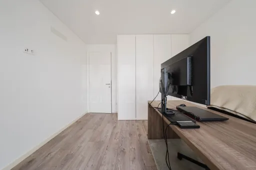 Apartamento T2 |Semi-novo | Varanda | Garagem Box |Atouguia da Baleia, Peniche