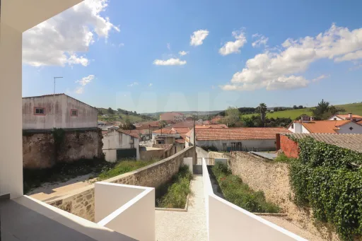 🏡 Moradia Nova às Portas de Lisboa – Conforto, Qualidade e Localização Privilegiada