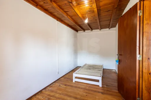 MAIS DE 300 m² DE CONSTRUÇÃO, PÁTIO PRIVADO E GRANDES ÁREAS DE APOIO | TURQUEL