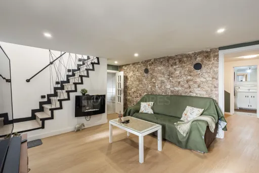 🏡 Encantadora Moradia Centenária T2 com Terraço