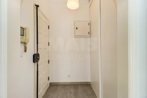 Apartamento T2 com garagem em Campo de Ourique