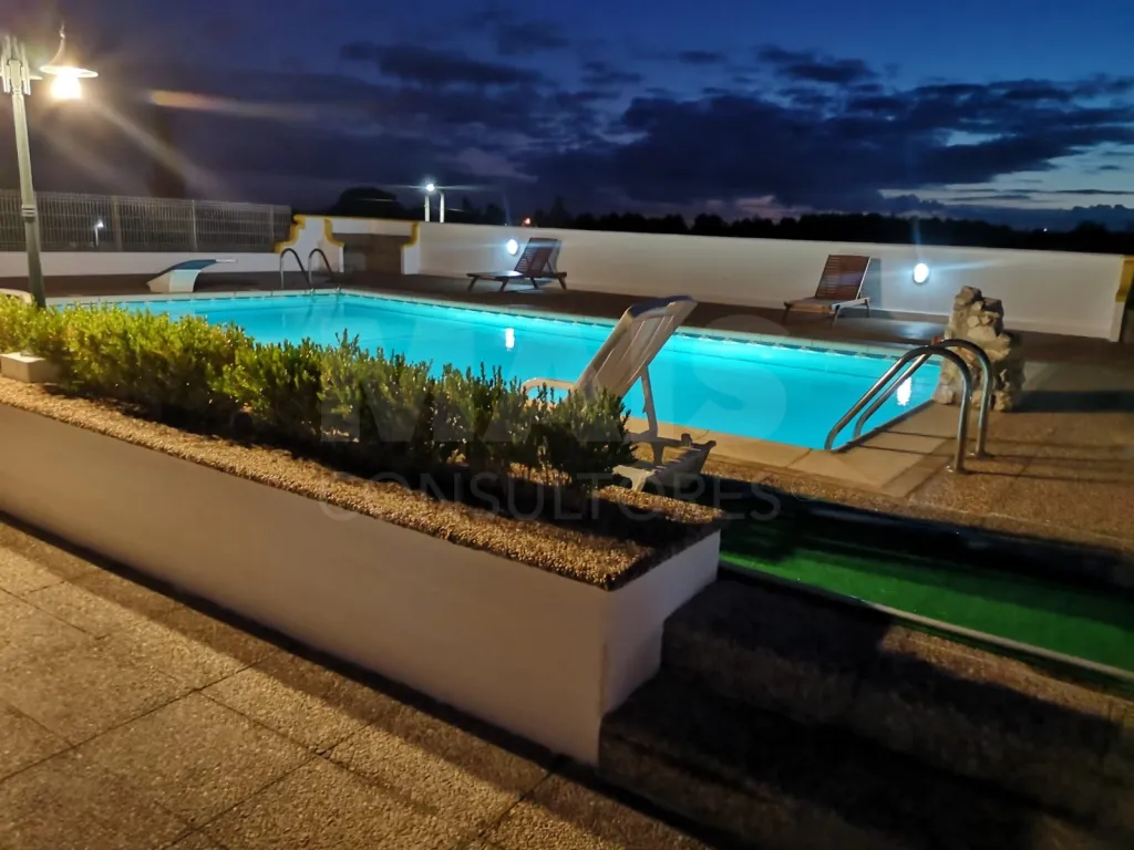 Propriedade com Piscina e Instalações Equestres – Um Refúgio Tranquilo com Potencial de Expansão