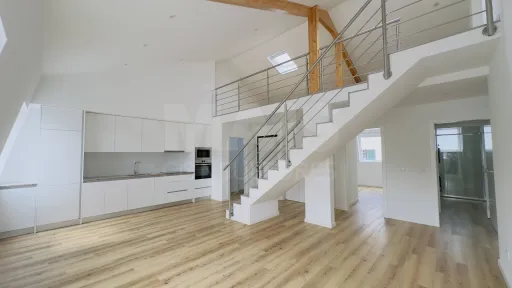 Apartamento T4 Totalmente Remodelado | Centro da Lourinhã | Espaço, Elegância e Conforto