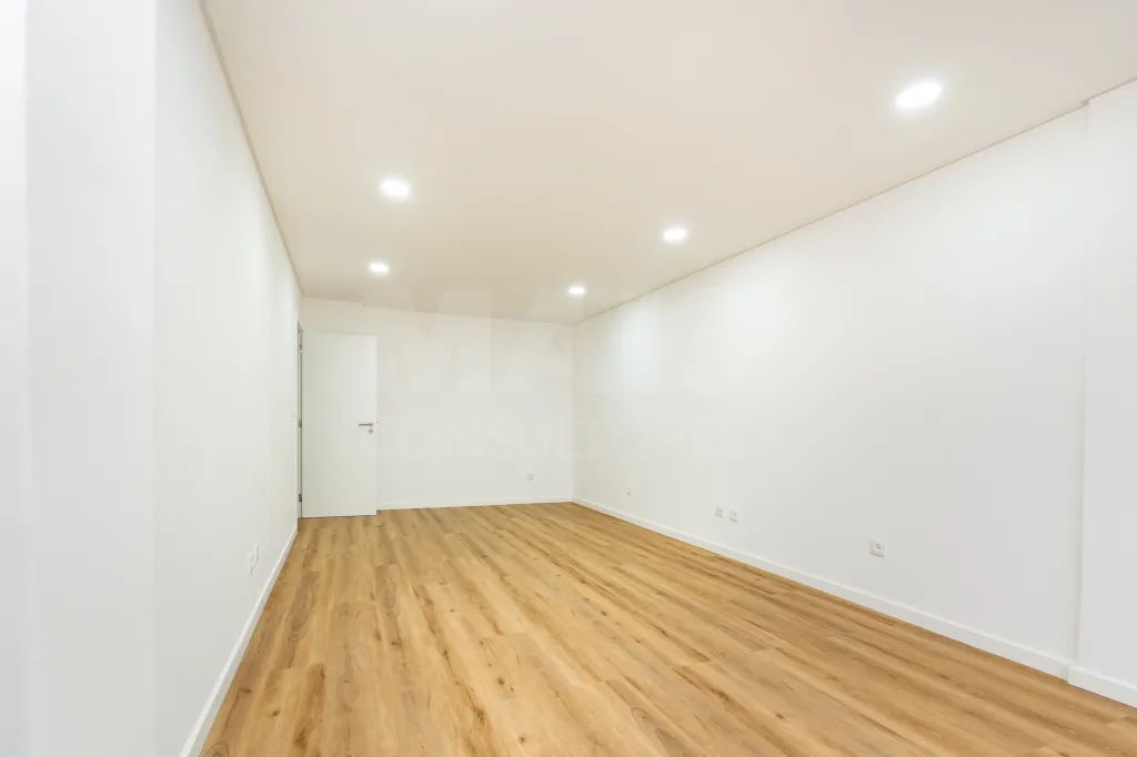 Apartamento T3 totalmente remodelado | lugar de parqueamento, na Quinta da Piedade – Póvoa de Santa Iria