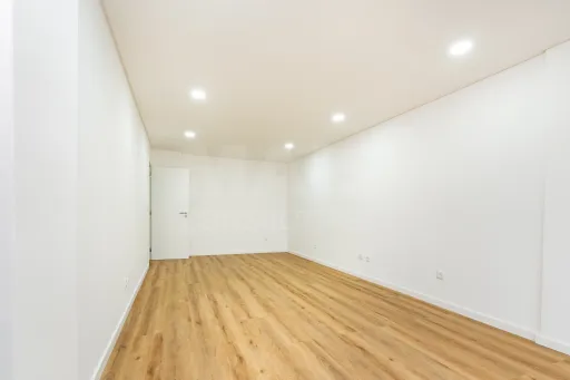 Fully refurbished 3-bedroom apartment | parking space, in Quinta da Piedade - Póvoa de Santa Iria