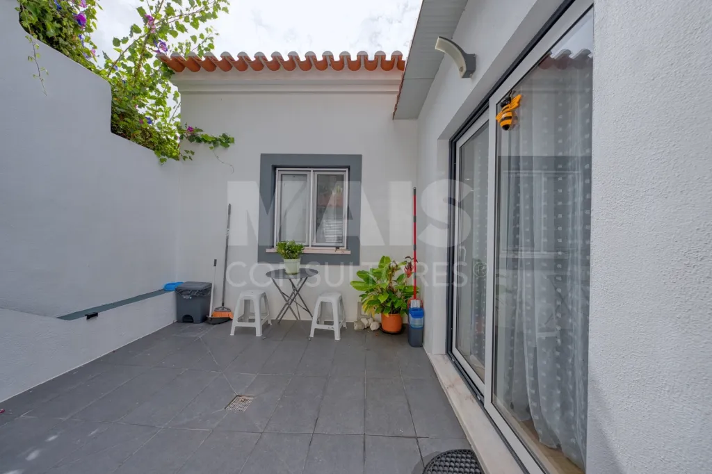 Moradia T3 renovada centro de Coruche