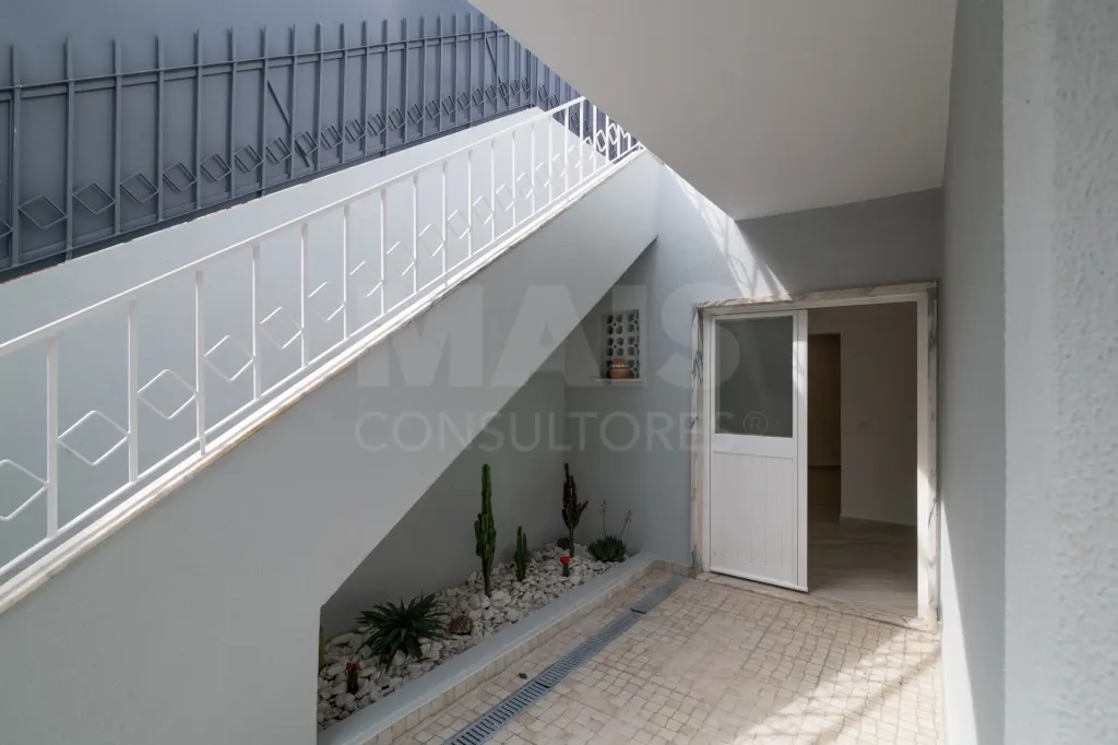 Moradia Isolada T4 Renovada — Abuxarda / Alvide, Cascais