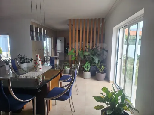 Excelente moradia T4 (4 suites) a 50 minutos de Lisboa