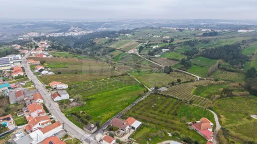 Terreno no centro da Usseira
