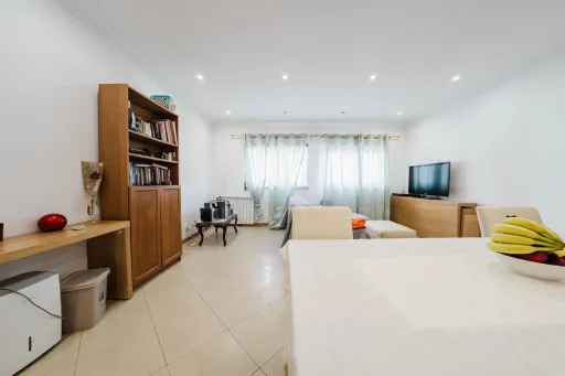 Apartamento T2 com terraço e garagem nas Caldas da Rainha