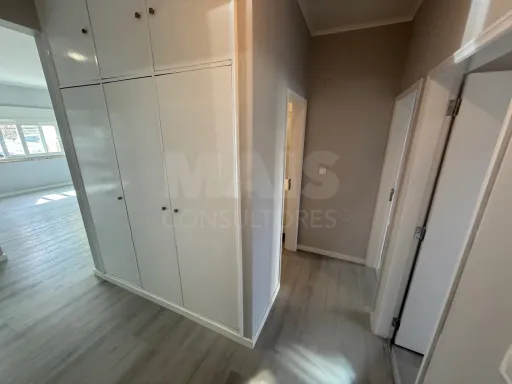 Apartamento T2 Oeiras Com Arrecadação