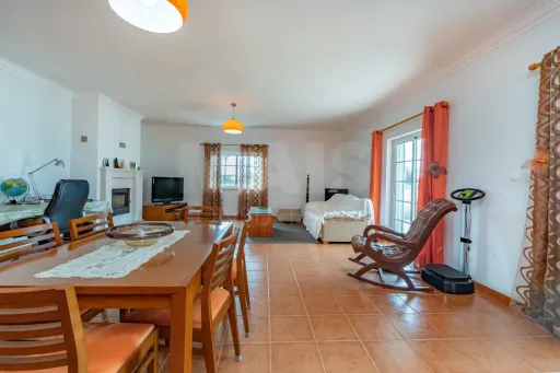 Moradia T3 com Piscina e Terreno de 7.320 m² – Privacidade, Sustentabilidade e Qualidade de Vida