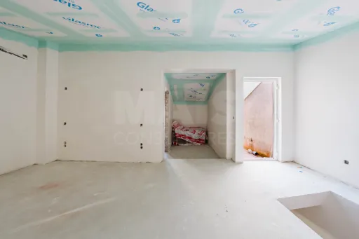 Moradia totalmente remodelada no coração de Peniche!