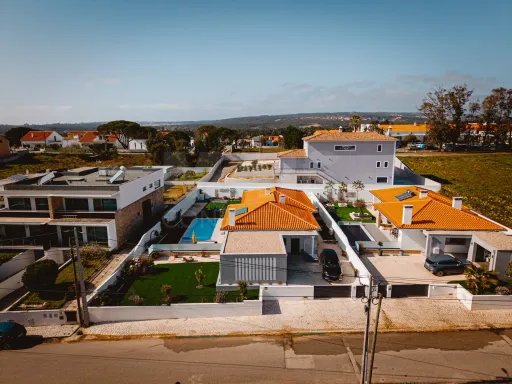 Moradia T3 (Térrea) com Piscina - Nadadouro