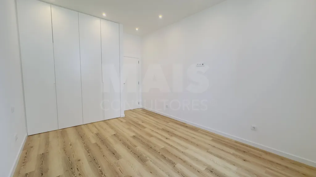 Fully Renovated 3-Bedroom Apartment | Downtown Lourinhã | Modernity, Comfort, and Elegance