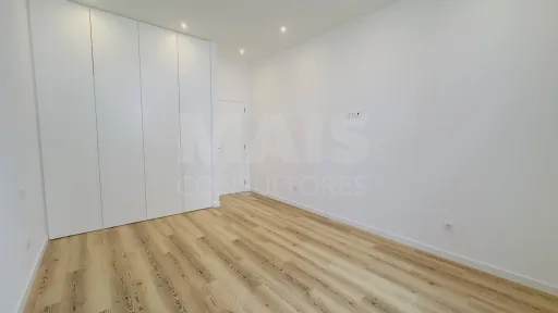 Apartamento T3 Totalmente Remodelado | Centro da Lourinhã | Modernidade, Conforto e Elegância