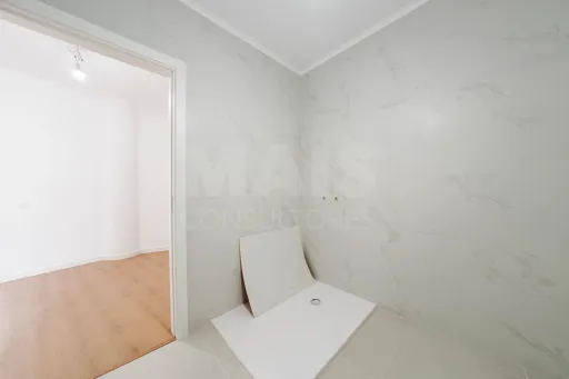 214 m² Store with Potential to Be Converted into a 4-Bedroom Apartment or Two Apartments – Excellent Investment Opportunity