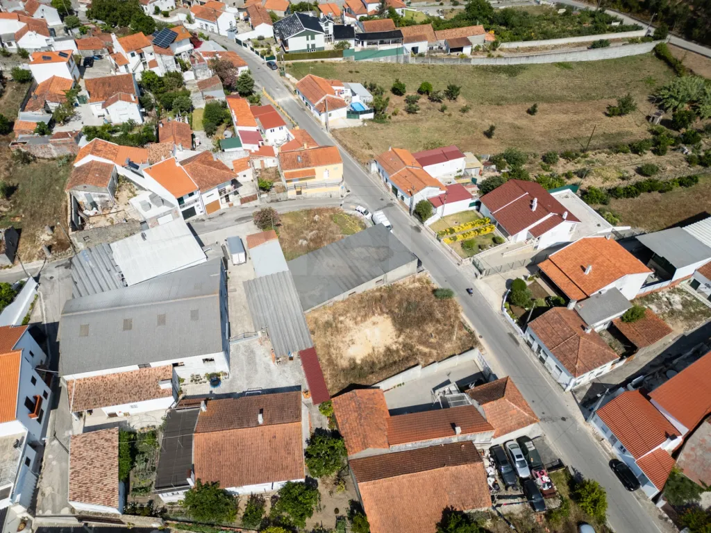 Terreno Urbano com Projeto Aprovado | Furo de Água e Opção Chave na Mão