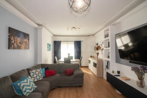 Apartamento T2 Moderno com Garagem | A-da-Beja, Amadora