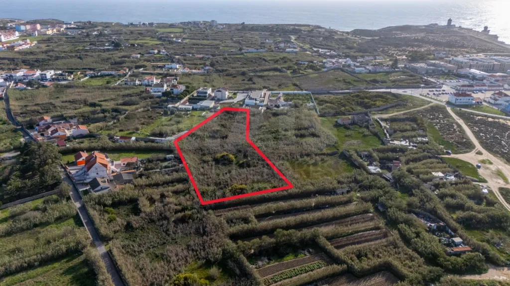 Terreno com 7.840m2 em Peniche