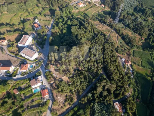 Grande Terreno em Penafiel (14.170 m²)