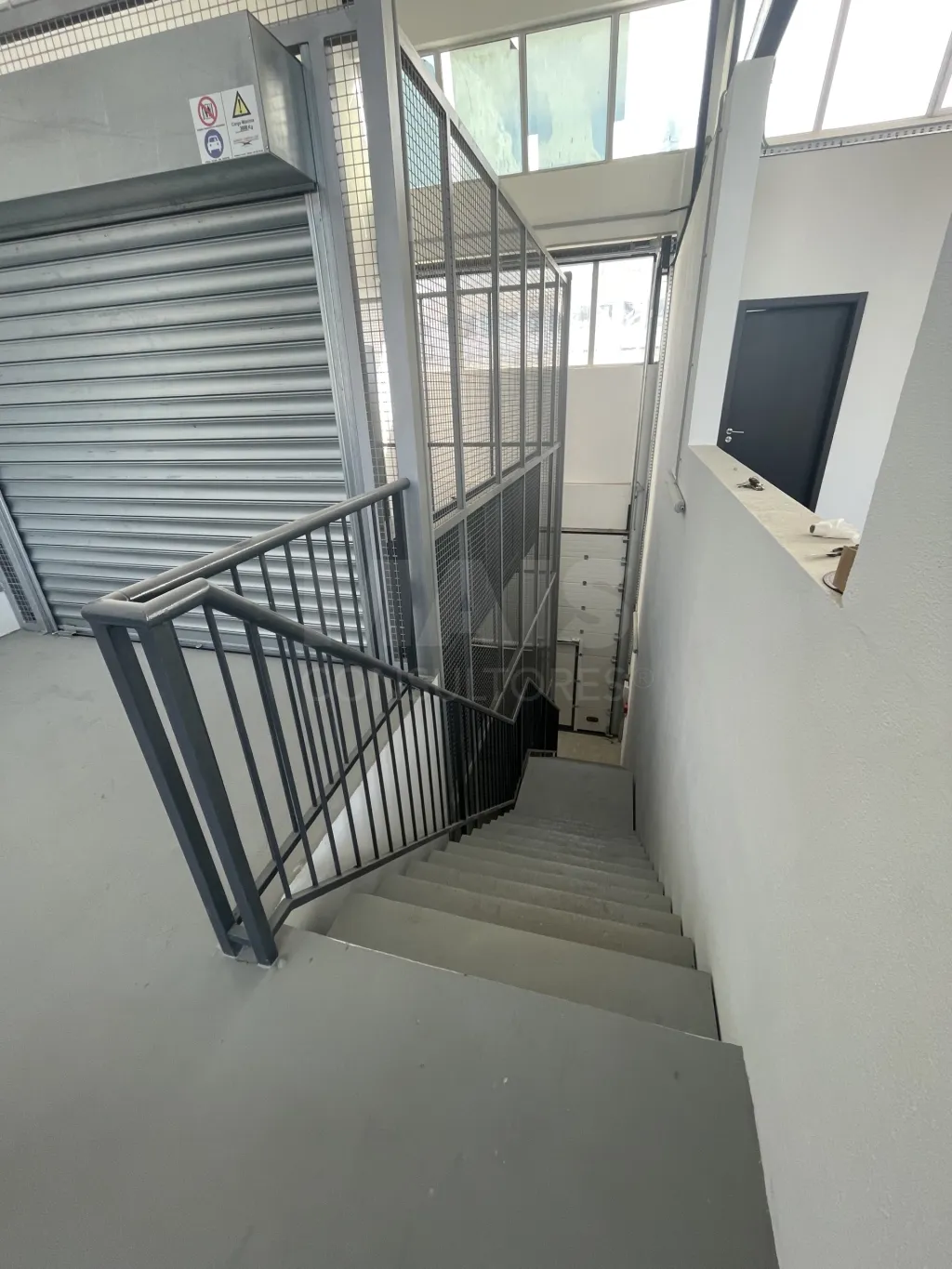 Magnifico  Investimento em Armazém no Prior Velho!