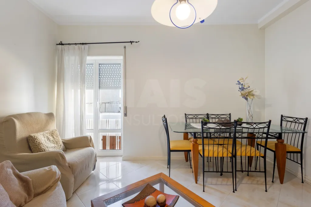 2 bedroom apartment in the center of Peniche