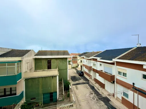 Apartamento T2 Renovado em Peniche – Oportunidade de Investimento!